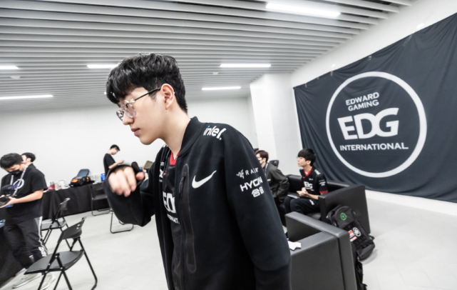 的情感和忠 的情感和忠