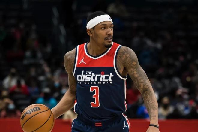 的球场上 的球场上