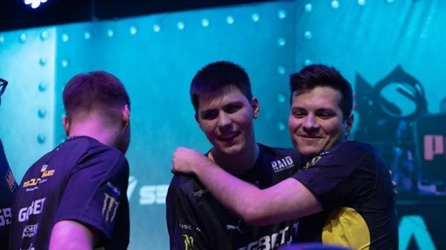 异常坚韧 异常坚韧