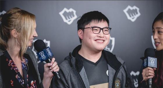 足球职业态 足球职业态