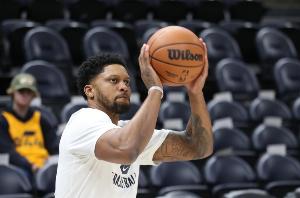 赛事中总是 赛事中总是