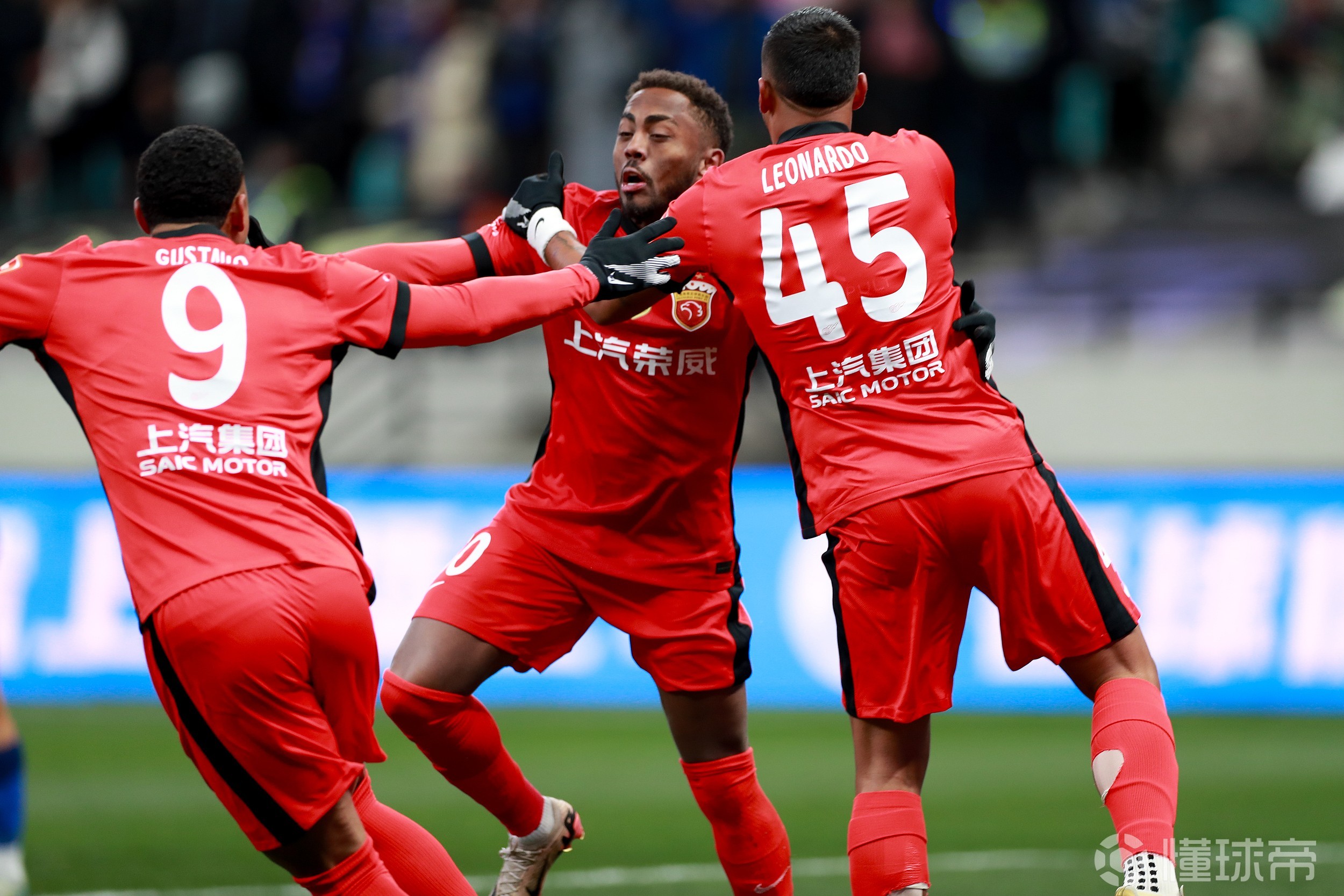 各大豪门纷 各大豪门纷